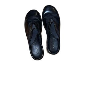 Clarks Women's Black Leather Mules 8 1/2 M
